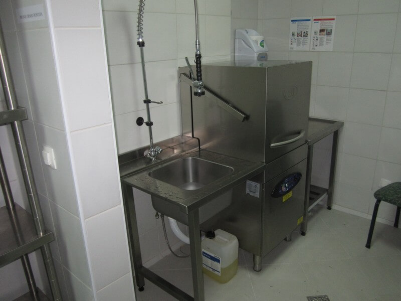 Pranje-kuhinjskog-posuđa-1